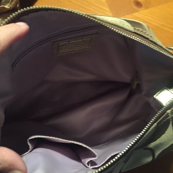 COACH Signature Bag - Picture 4 of 8